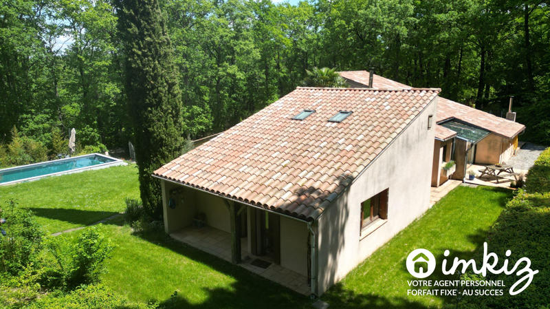 Maison - 260 m² - 9 pièces