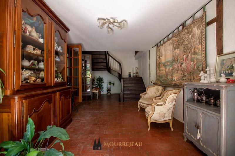 Demeure - 460 m² - 16 pièces