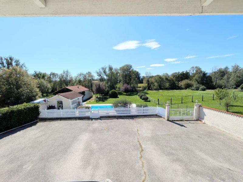 Maison - 92 m² - 5 pièces