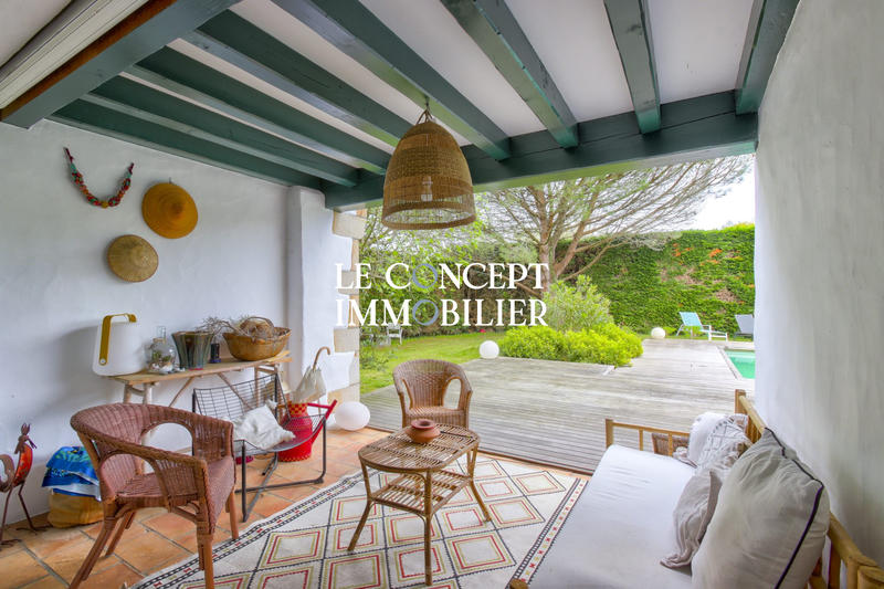 Maison - 205 m² - 6 pièces