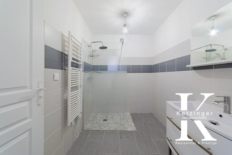 Maison - 179 m² - 7 pièces