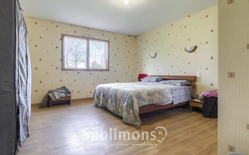 Maison traditionnelle - 203 m² - 9 pièces