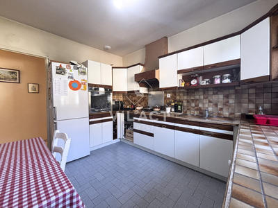 Maison - 200 m² - 7 pièces