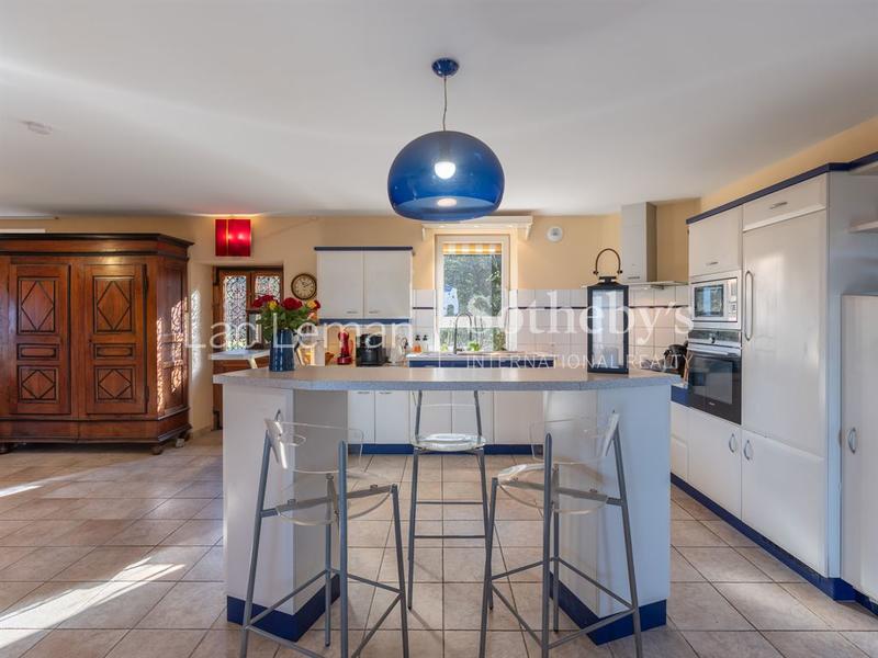 Maison - 306 m² - 7 pièces