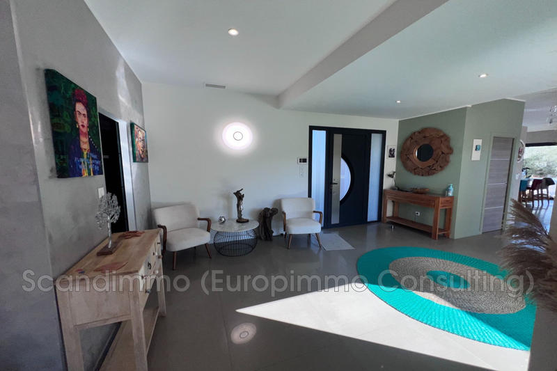 Maison - 231 m² - 7 pièces