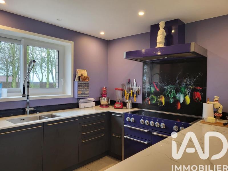 Maison - 220 m² - 8 pièces