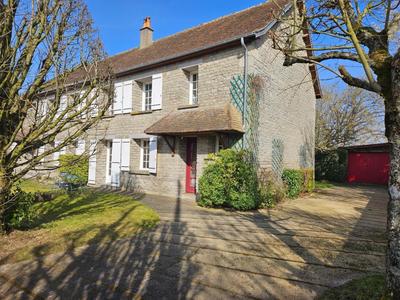 Maison - 244 m² - 9 pièces