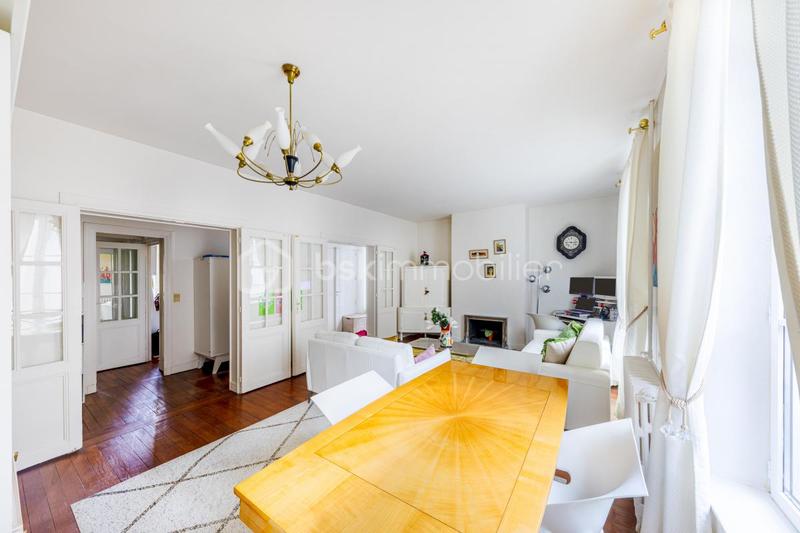 Appartement - 80 m² - 4 pièces