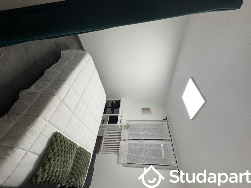 Chambre - 10 m² - 1 pièce