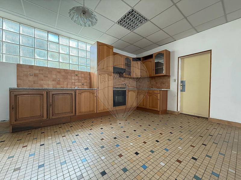 Maison - 278 m² - 9 pièces