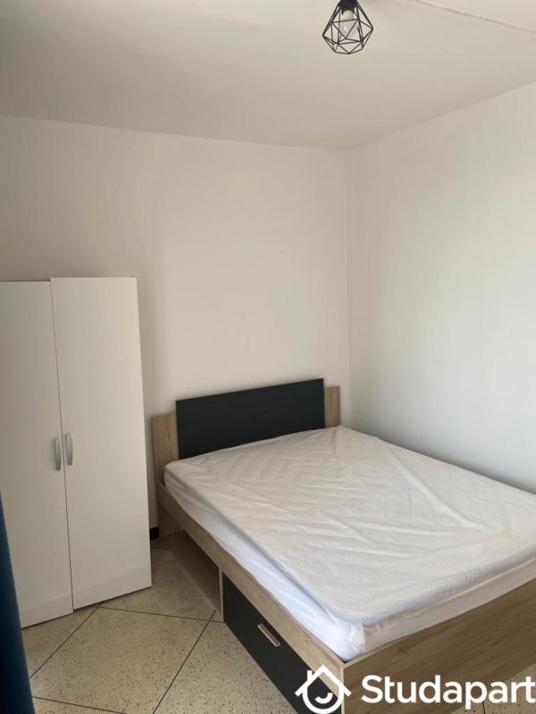 Chambre - 11 m² - 1 pièce