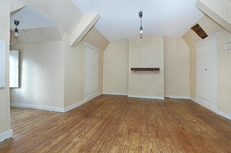 Demeure - 225 m² - 8 pièces