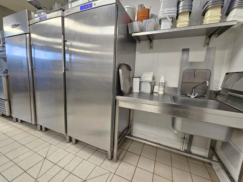 Fonds de commerce - Magasins - 180 m²