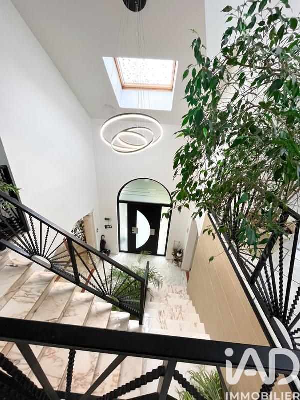 Maison - 195 m² - 7 pièces