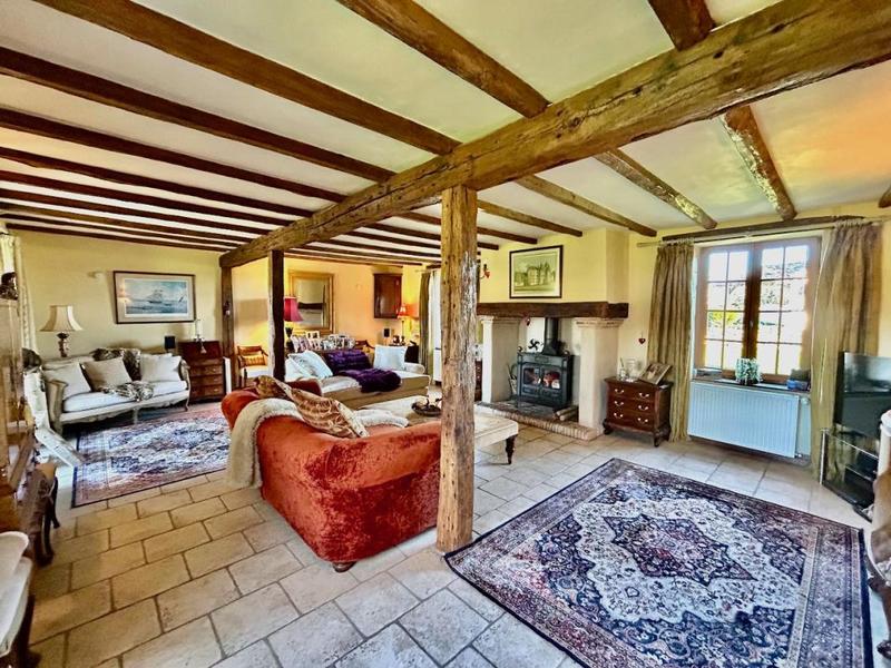 Propriété - 540 m² - 18 pièces