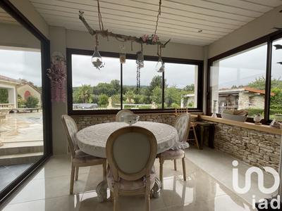 Maison - 240 m² - 5 pièces