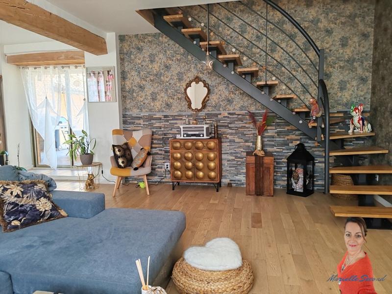 Maison - 248 m² - 9 pièces