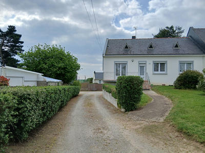 Maison - 98 m² - 5 pièces