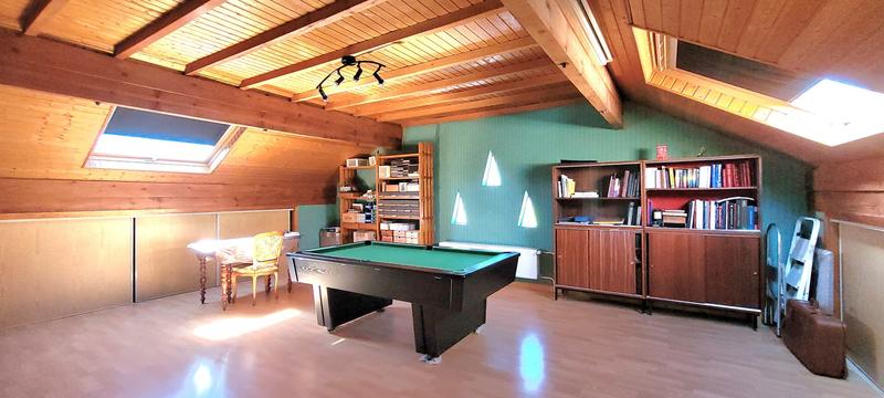 Maison - 250 m² - 9 pièces