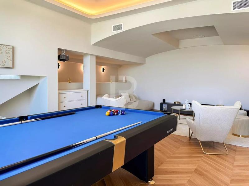 Mas - 300 m² - 7 pièces