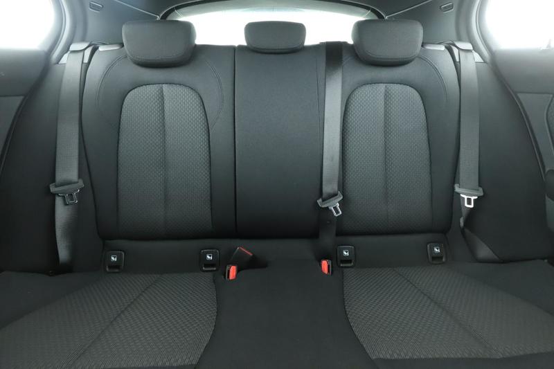 Bmw Série 1 118i Business Design Dkg7 140 ch