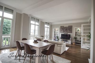 Appartement - 134 m² - 6 pièces