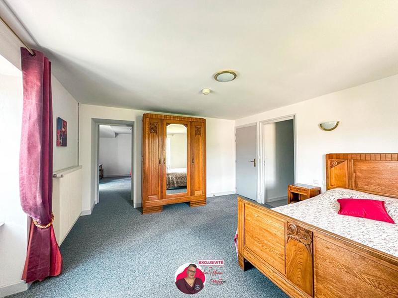 Maison - 868 m² - 23 pièces