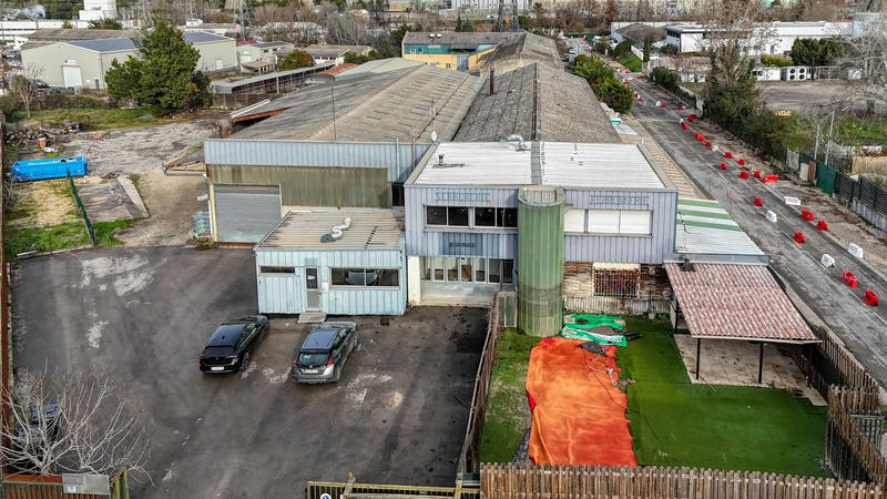 Local d'activités - 2 000 m²