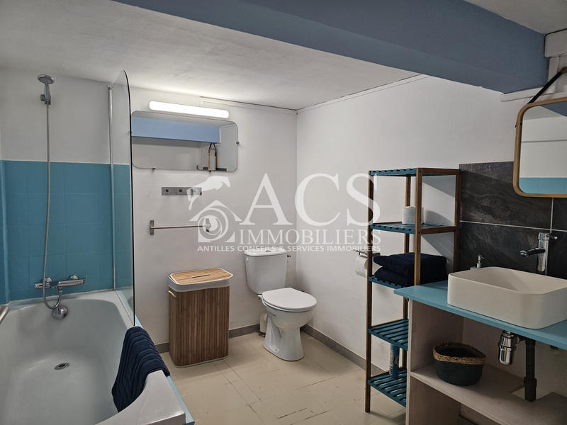 Maison - 204 m² - 7 pièces