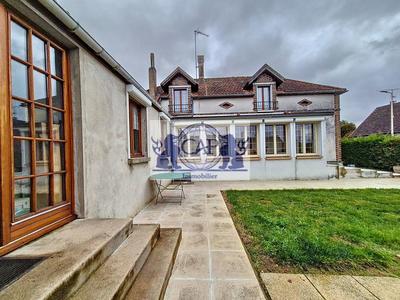 Maison traditionnelle - 145 m² - 5 pièces