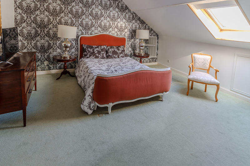 Maison - 330 m² - 8 pièces