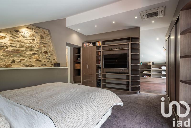 Maison - 249 m² - 6 pièces