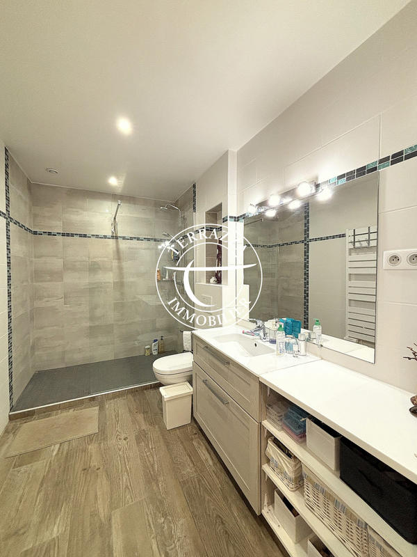 Duplex - 199 m² - 9 pièces