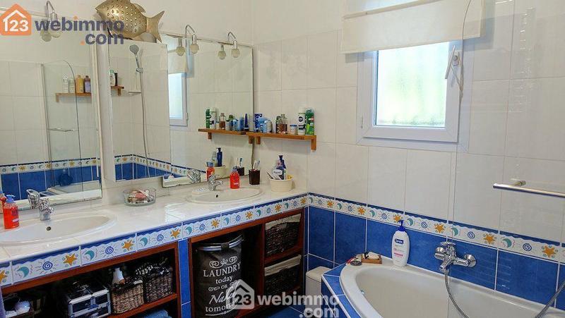 Villa - 90 m² - 4 pièces