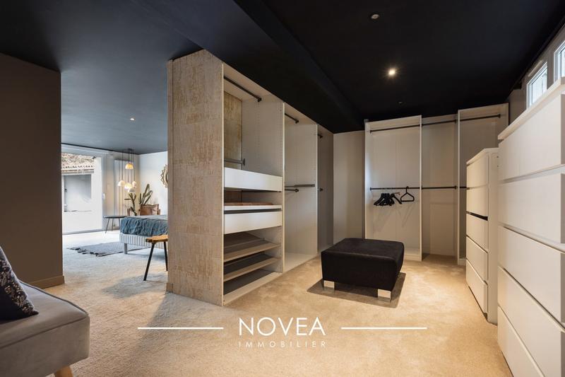 Maison - 296 m² - 8 pièces