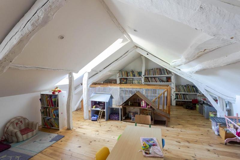 Maison - 300 m² - 11 pièces