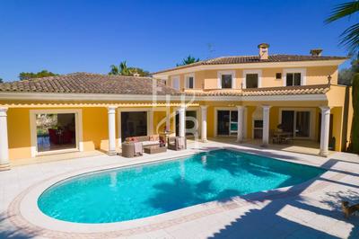 Villa - 329 m² - 10 pièces