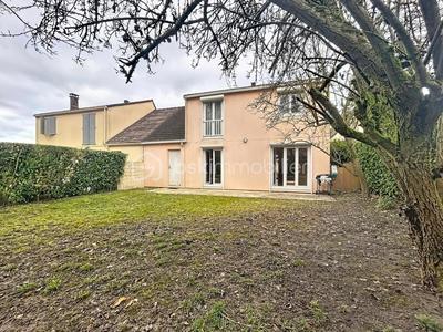 Maison traditionnelle - 100 m² - 5 pièces