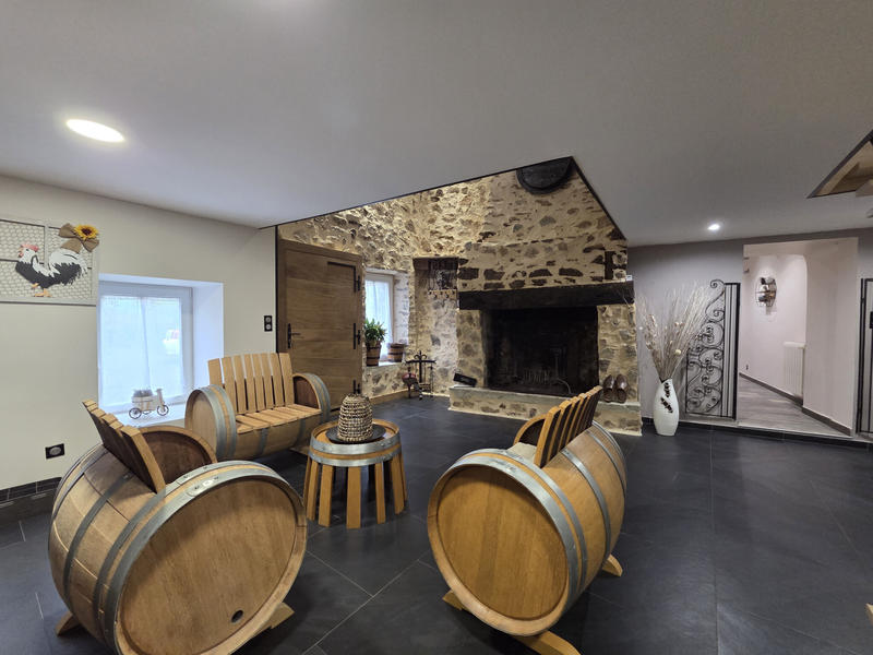 Maison - 222 m² - 7 pièces