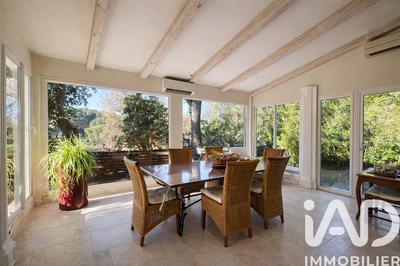 Maison - 290 m² - 9 pièces