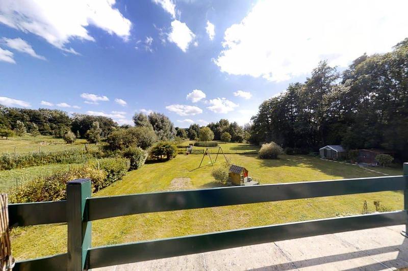 Maison - 250 m² - 6 pièces