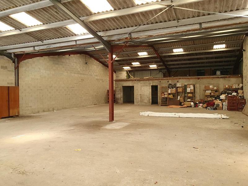 Entrepôt - 2 187 m²