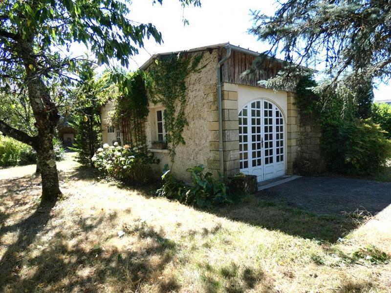 Maison - 338 m² - 13 pièces
