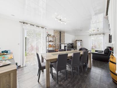 Maison - 148 m² - 6 pièces