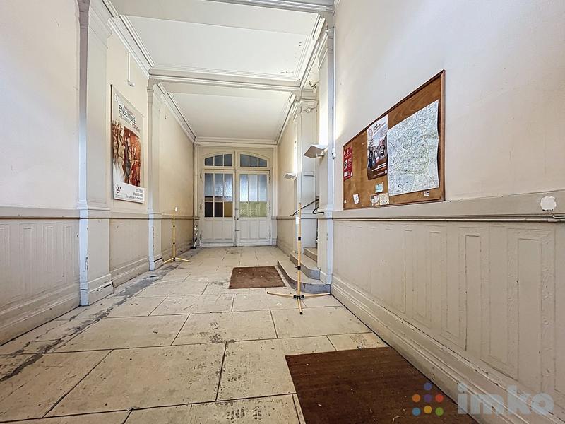 Maison ancienne - 573 m² - 16 pièces