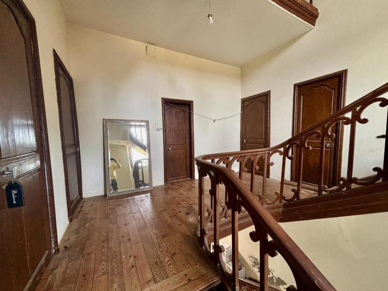 Maison - 250 m² - 9 pièces