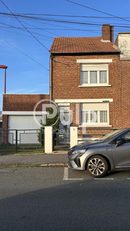 Maison - 95 m² - 5 pièces