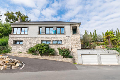 Maison - 178 m² - 6 pièces