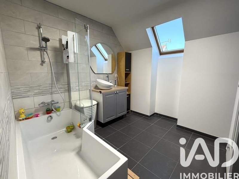 Maison - 93 m² - 4 pièces