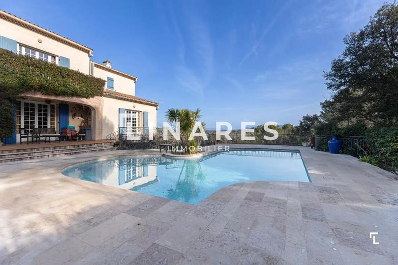 Maison - 369 m² - 7 pièces